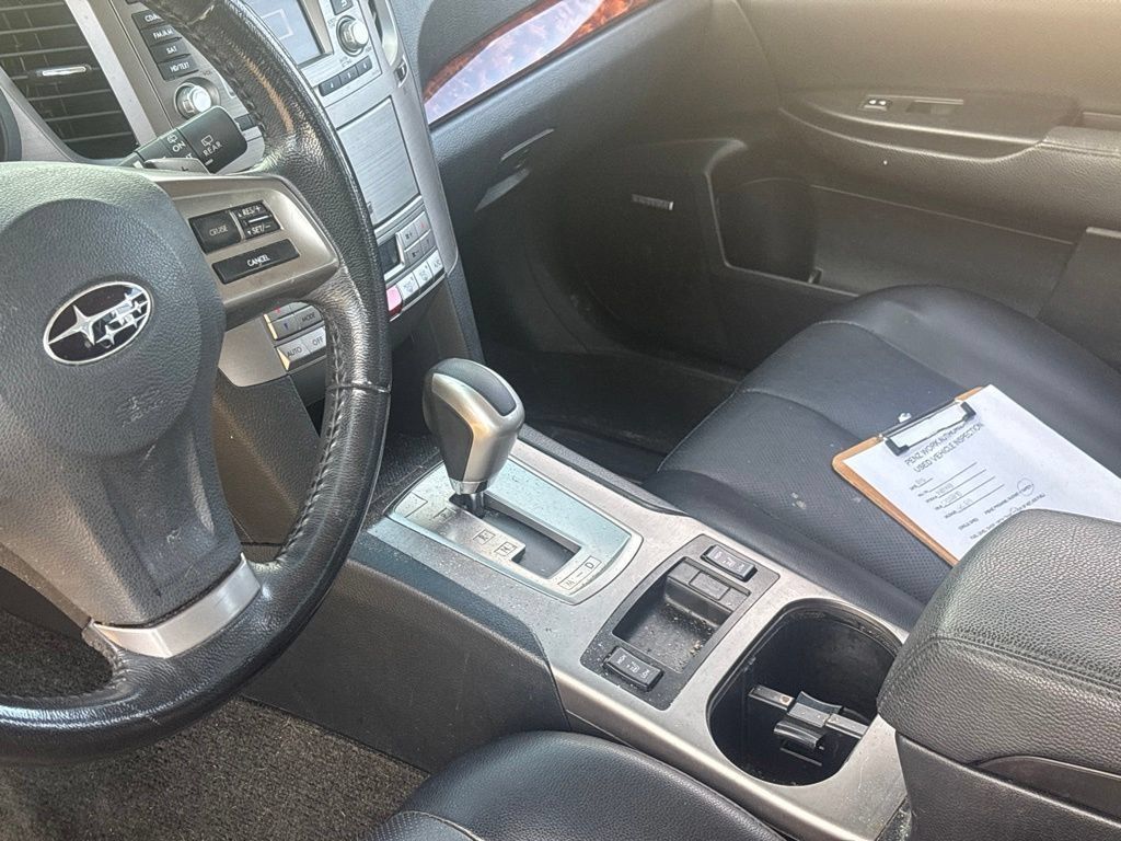 Used 2012 Subaru Outback 2.5i Limited w/ Moonroof Pkg AWD/4WD image 19