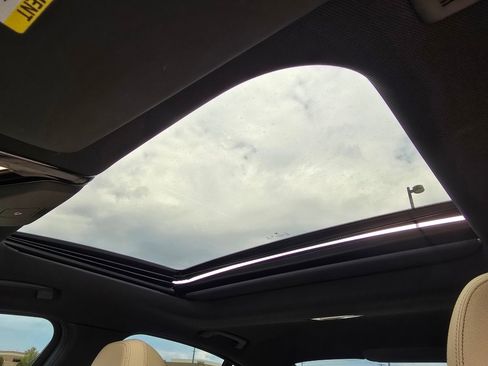 Used 2021 BMW 330e xDrive w/ Premium Package AWD/4WD image 24