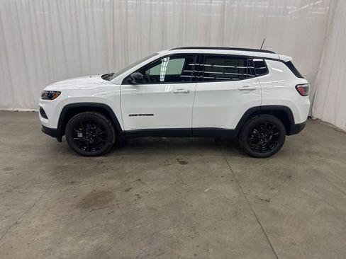 New 2026 Jeep Compass Latitude image 27