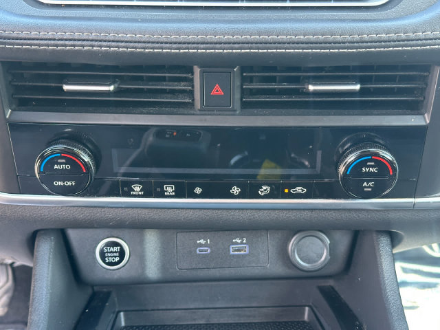 Used 2023 Nissan Rogue SV AWD/4WD image 17