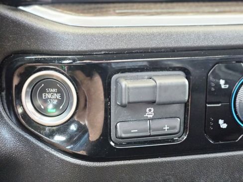 Used 2025 Chevrolet Silverado 2500 LT w/ Convenience Package AWD/4WD image 25