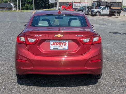 Used 2018 Chevrolet Cruze Premier FWD image 7