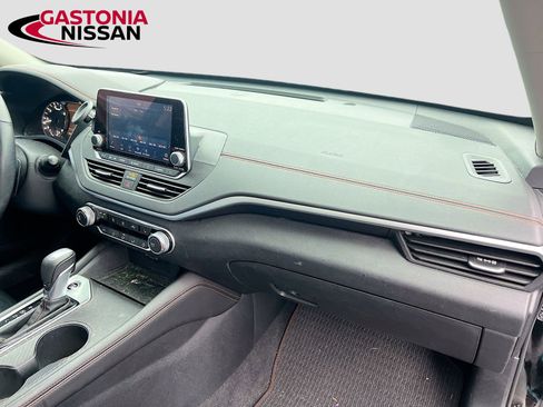 Used 2021 Nissan Altima 2.5 SR w/ SR Premium Package image 36