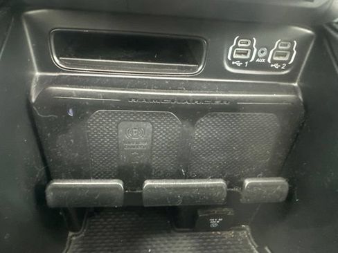 Used 2022 RAM 1500 Laramie AWD/4WD image 29
