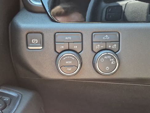 Used 2024 Chevrolet Silverado 1500 LT AWD/4WD image 19