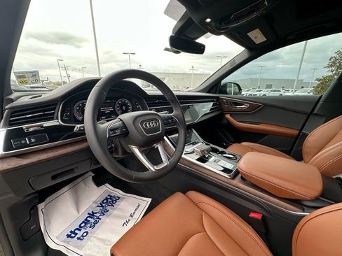 Used 2025 Audi Q8 Prestige image 12