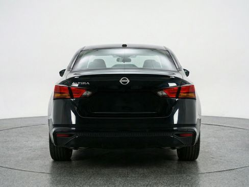 Used 2025 Nissan Altima 2.5 SV image 7