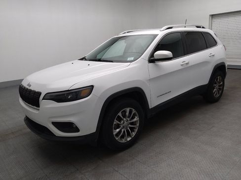 Used 2019 Jeep Cherokee Latitude Plus w/ Cold Weather Group image 2