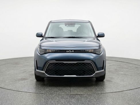 Used 2025 Kia Soul LX w/ LX Technology Package image 2