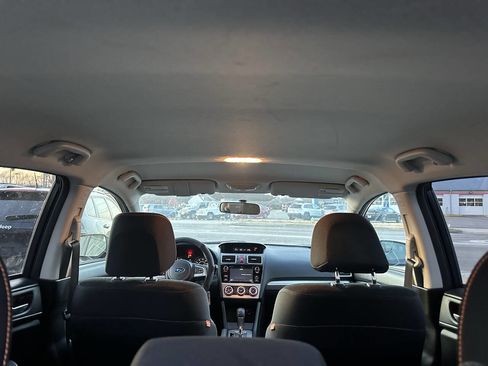 Used 2017 Subaru Crosstrek 2.0i Premium image 21