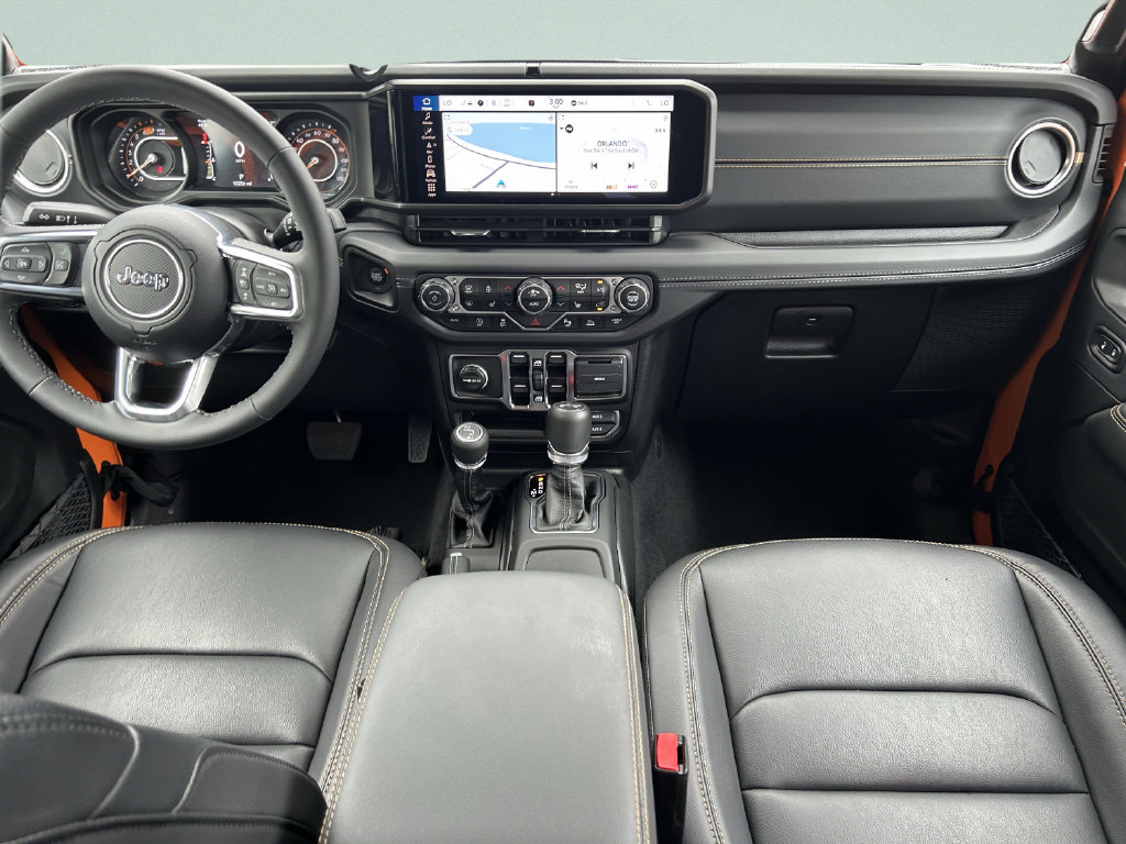 Used 2025 Jeep Wrangler Unlimited Sahara AWD/4WD image 19