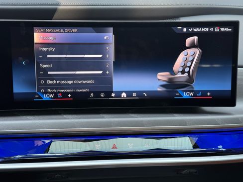 Used 2025 BMW i7 xDrive60 w/ Executive Package AWD/4WD image 29