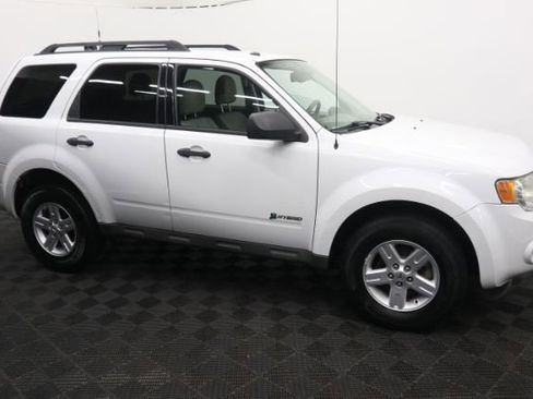 Used 2010 Ford Escape Limited image 4
