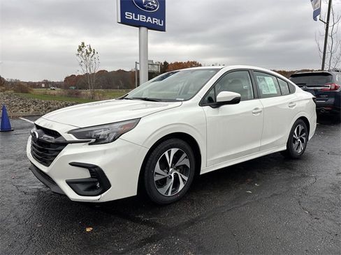 Used 2023 Subaru Legacy Premium image 6
