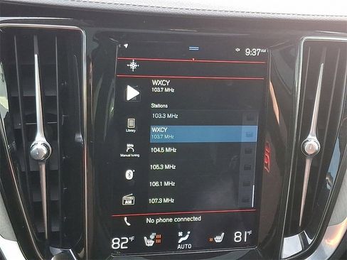 Used 2021 Volvo S60 T5 Inscription image 18