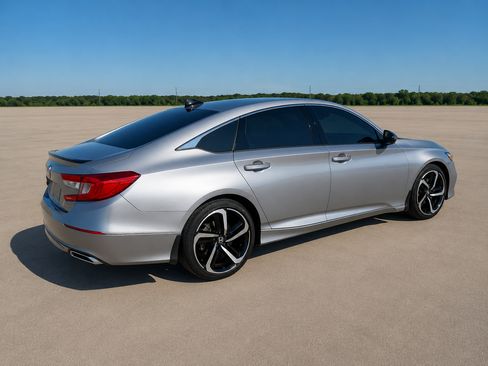 Used 2022 Honda Accord Sport image 4
