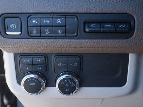 Used 2024 GMC Yukon Denali image 8