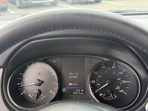 Used 2019 Nissan Rogue SV FWD image 21