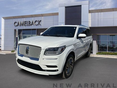 Used 2020 Lincoln Navigator Reserve w/ Equipment Group 208A Reserve AWD/4WD image 2