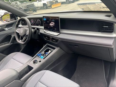New 2026 Volkswagen Tiguan SE R-Line AWD/4WD image 10