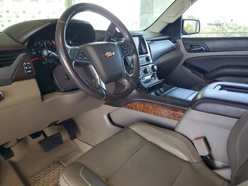 Used 2018 Chevrolet Suburban Premier RWD image 19