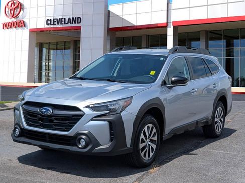 Used 2025 Subaru Outback Premium w/ Popular Package #1A AWD/4WD image 4