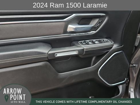 Used 2024 RAM 1500 Laramie AWD/4WD image 21
