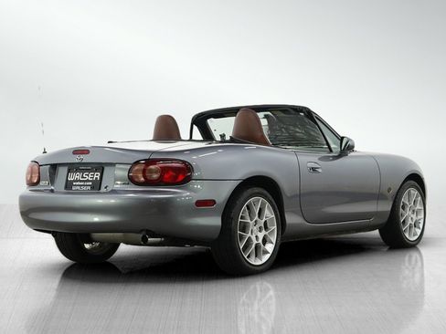 Used 2002 MAZDA MX-5 Miata SE RWD image 6