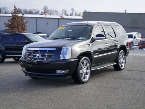Used 2012 Cadillac Escalade Luxury image 11