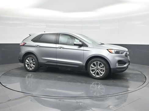 Certified 2024 Ford Edge Titanium AWD/4WD image 11