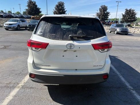 Used 2018 Toyota Highlander XLE AWD/4WD image 5