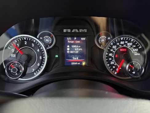 Used 2023 RAM 1500 Big Horn AWD/4WD image 33