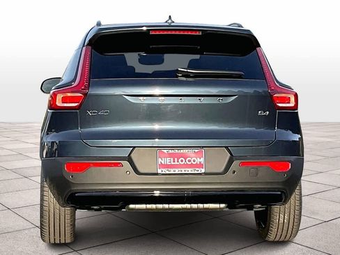 New 2026 Volvo XC40 B4 Core w/ Climate Package image 6
