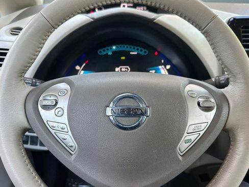 Used 2013 Nissan Leaf SV w/ LED & Quick Charge Pkg FWD image 10