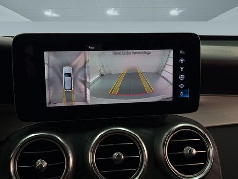 Used 2022 Mercedes-Benz GLC 300 image 17