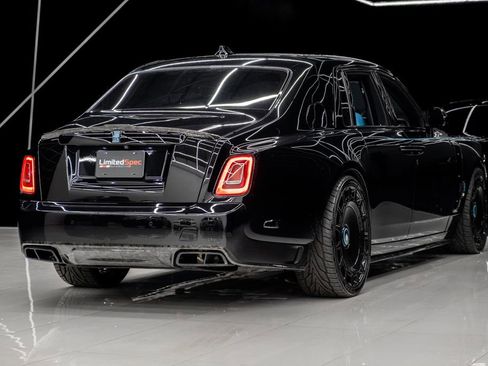 Used 2023 Rolls-Royce Phantom Sedan image 12