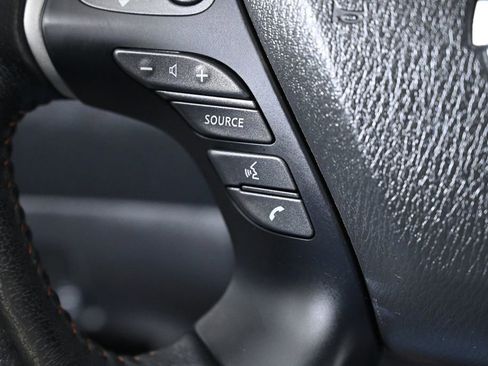 Used 2019 Nissan Pathfinder SL image 14