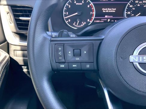 Used 2024 Nissan Rogue SV image 24