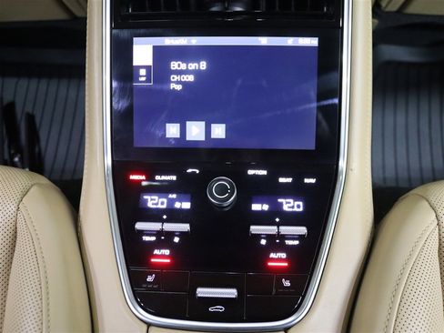 Used 2018 Porsche Panamera 4S image 15