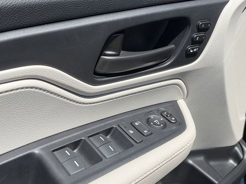 Used 2025 Honda Odyssey EX-L image 19