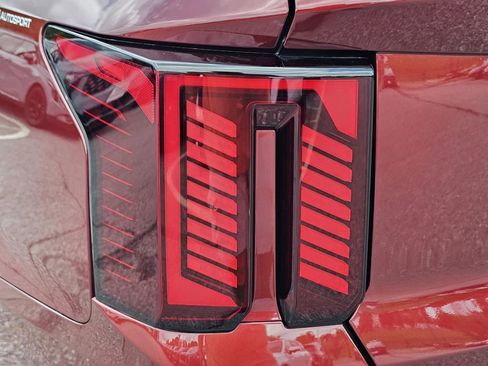 Used 2025 Kia Sorento SX Prestige image 11