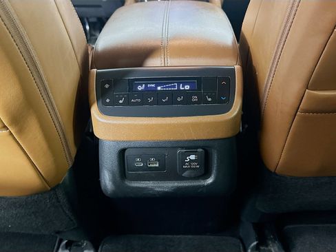 Used 2023 Nissan Pathfinder Platinum FWD image 27