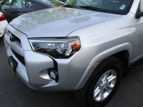 Used 2017 Toyota 4Runner SR5 Premium image 10