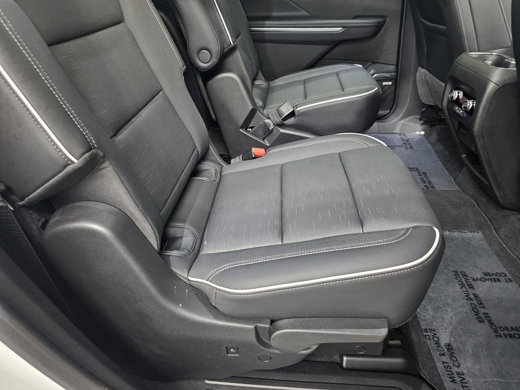 Used 2025 Buick Enclave Sport Touring w/ Super Cruise Package FWD image 26