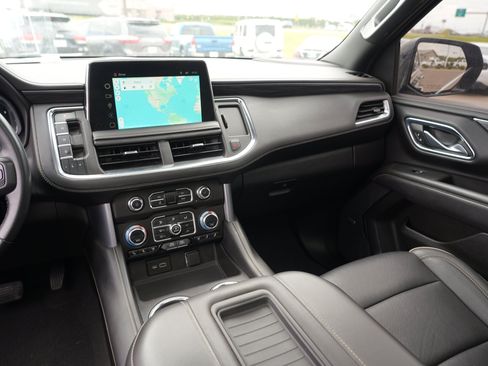 Used 2023 GMC Yukon XL SLT AWD/4WD image 21