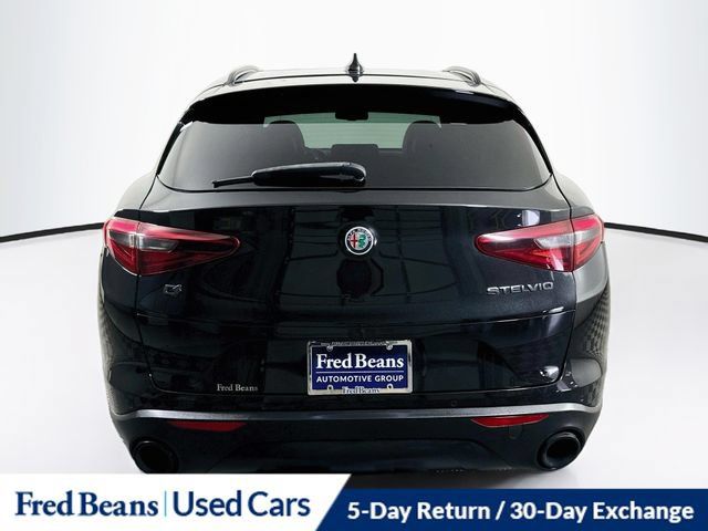 Used 2018 Alfa Romeo Stelvio Ti Sport AWD/4WD image 7