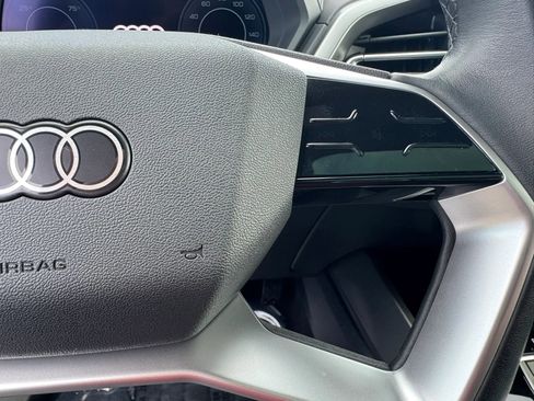 Used 2024 Audi Q4 e-tron Premium w/ Convenience Package image 32