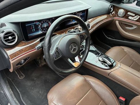 Certified 2018 Mercedes-Benz E 300 4MATIC image 11