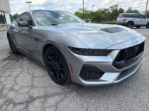 Used 2025 Ford Mustang GT Premium RWD image 12