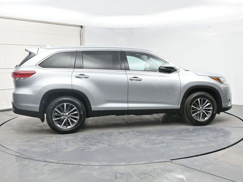Used 2019 Toyota Highlander XLE image 26